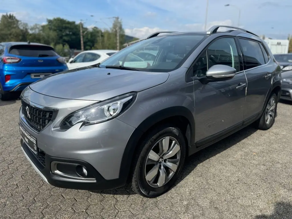 Photo 1 : Peugeot 2008 2019 Petrol