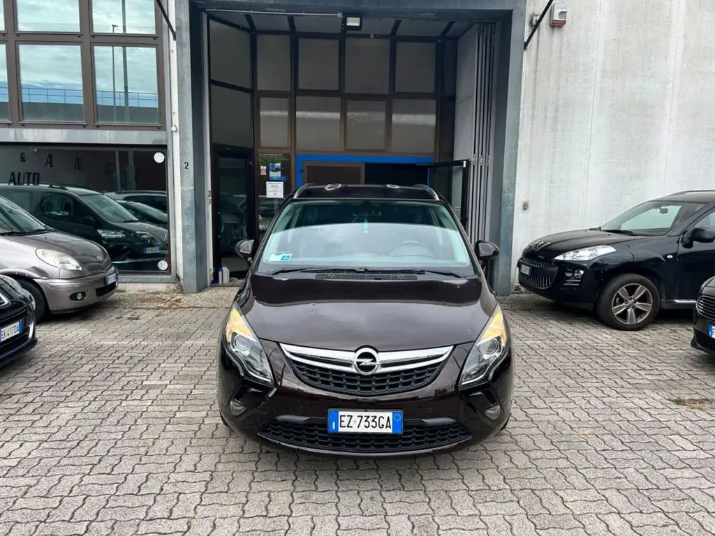 Photo 1 : Opel Zafira 2015 Autres