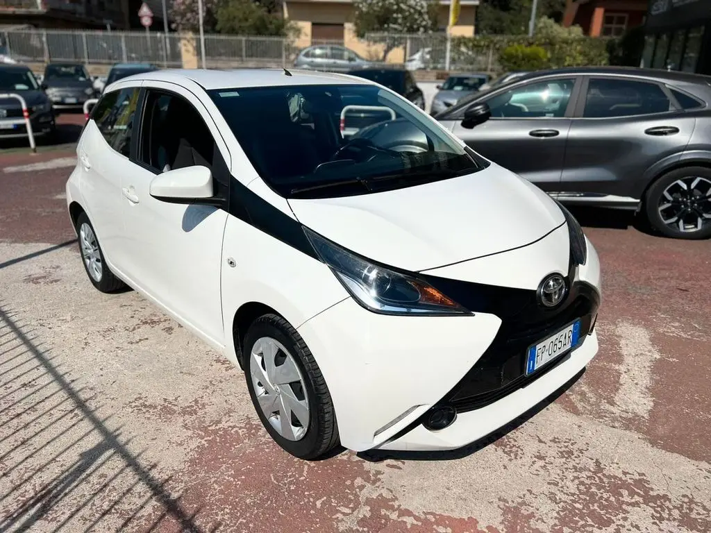 Photo 1 : Toyota Aygo X 2018 Essence