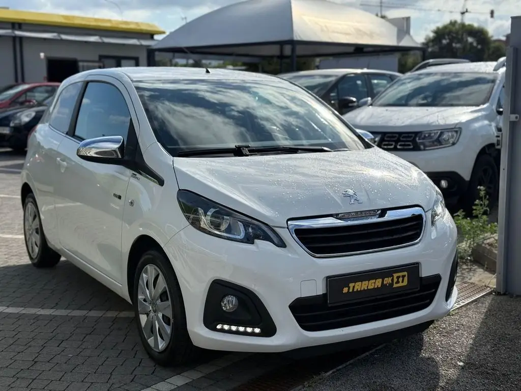 Photo 1 : Peugeot 108 2017 Essence