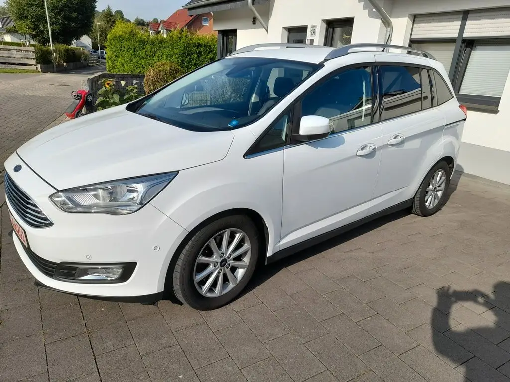 Photo 1 : Ford Grand C-max 2019 Essence