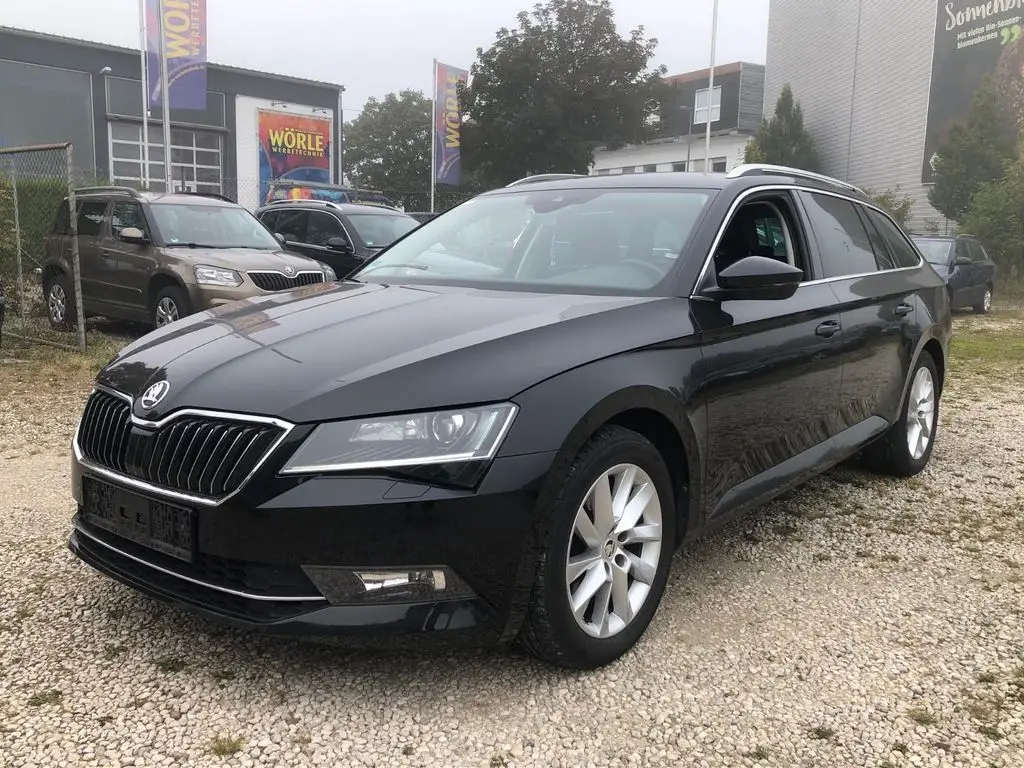 Photo 1 : Skoda Superb 2018 Diesel