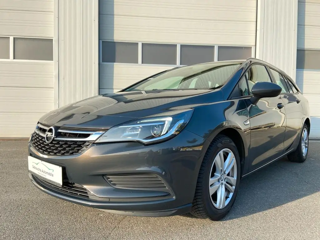 Photo 1 : Opel Astra 2016 Petrol