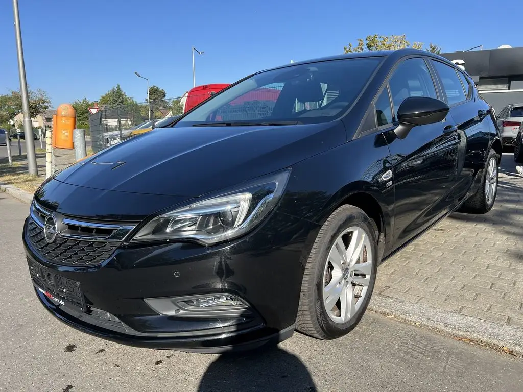 Photo 1 : Opel Astra 2019 Essence