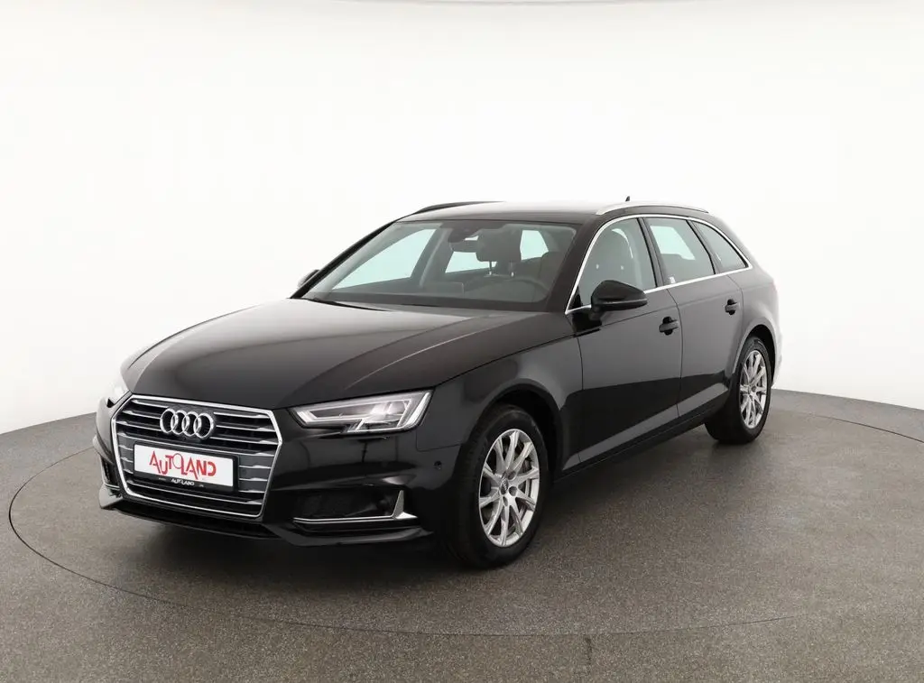 Photo 1 : Audi A4 2019 Petrol