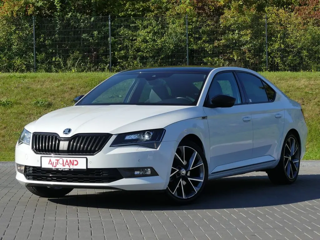 Photo 1 : Skoda Superb 2017 Petrol