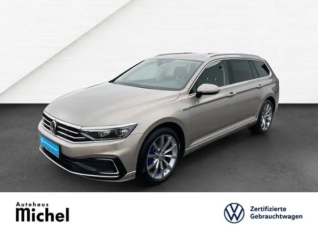 Photo 1 : Volkswagen Passat 2020 Hybrid