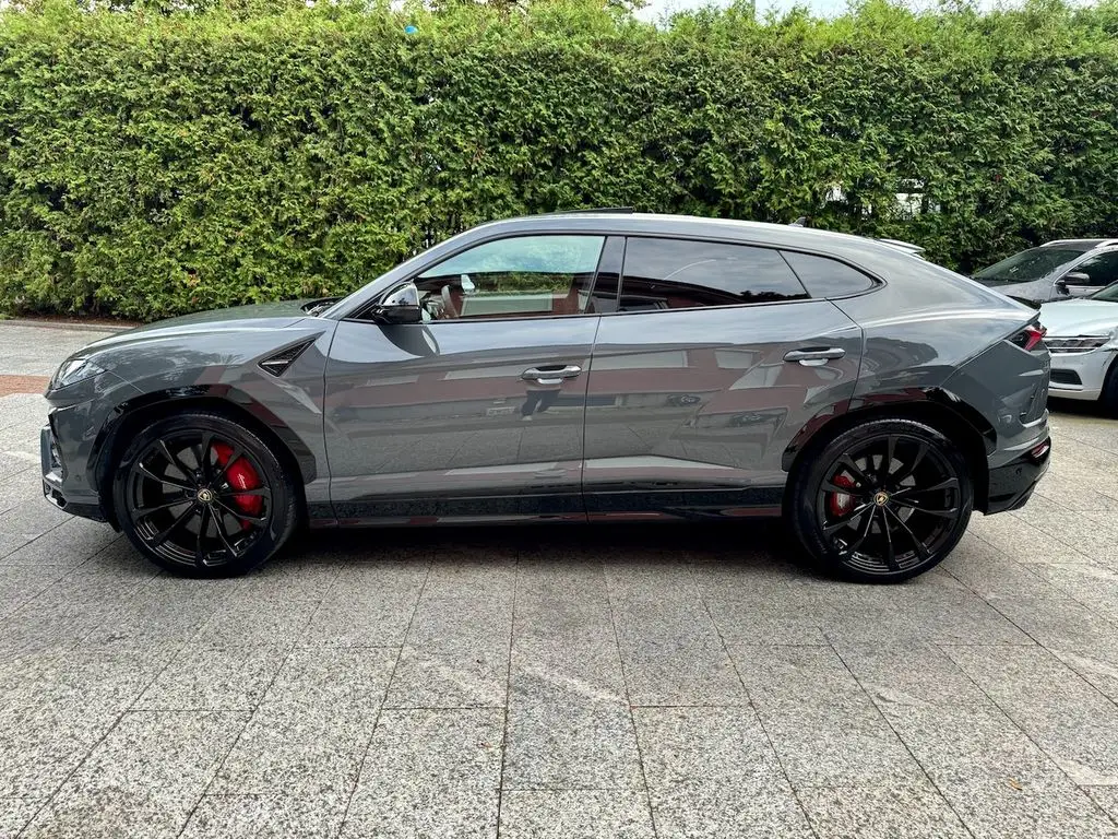 Photo 1 : Lamborghini Urus 2021 Essence