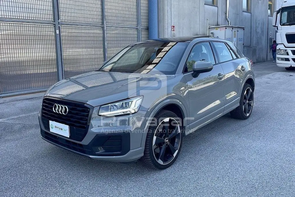 Photo 1 : Audi Q2 2017 Diesel