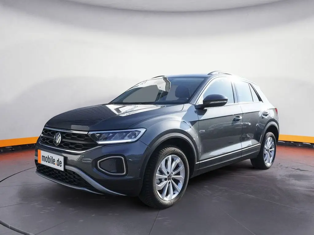 Photo 1 : Volkswagen T-roc 2023 Essence