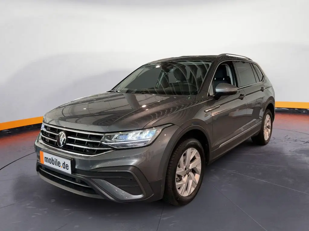 Photo 1 : Volkswagen Tiguan 2023 Petrol