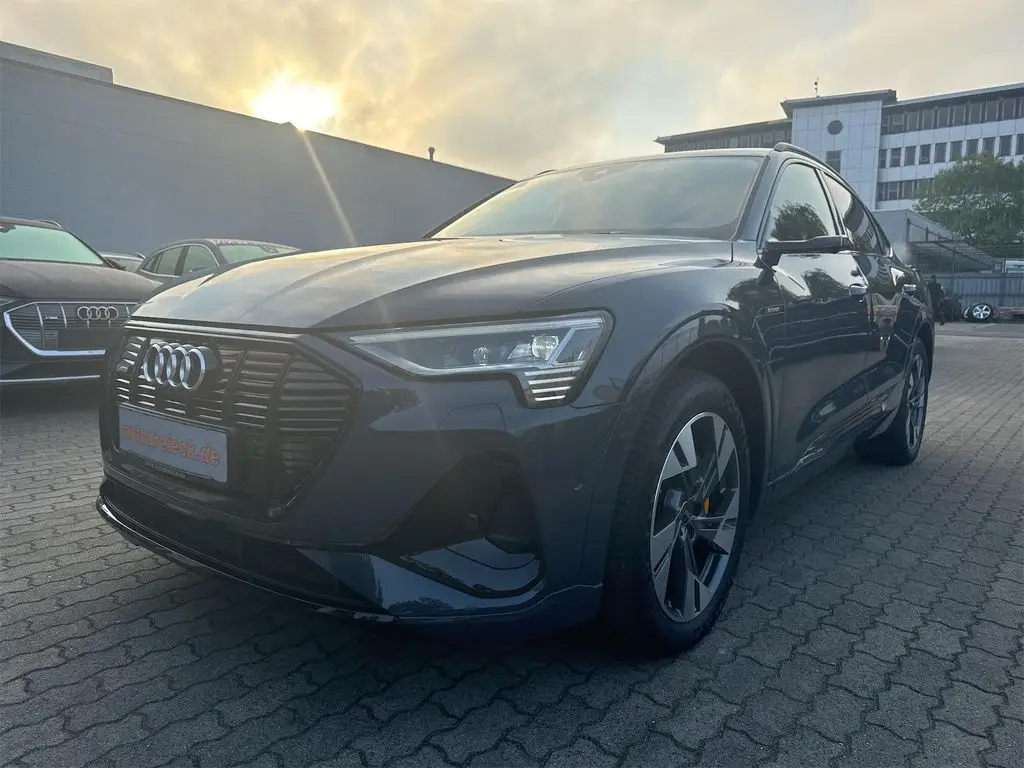 Photo 1 : Audi E-tron 2021 Non renseigné