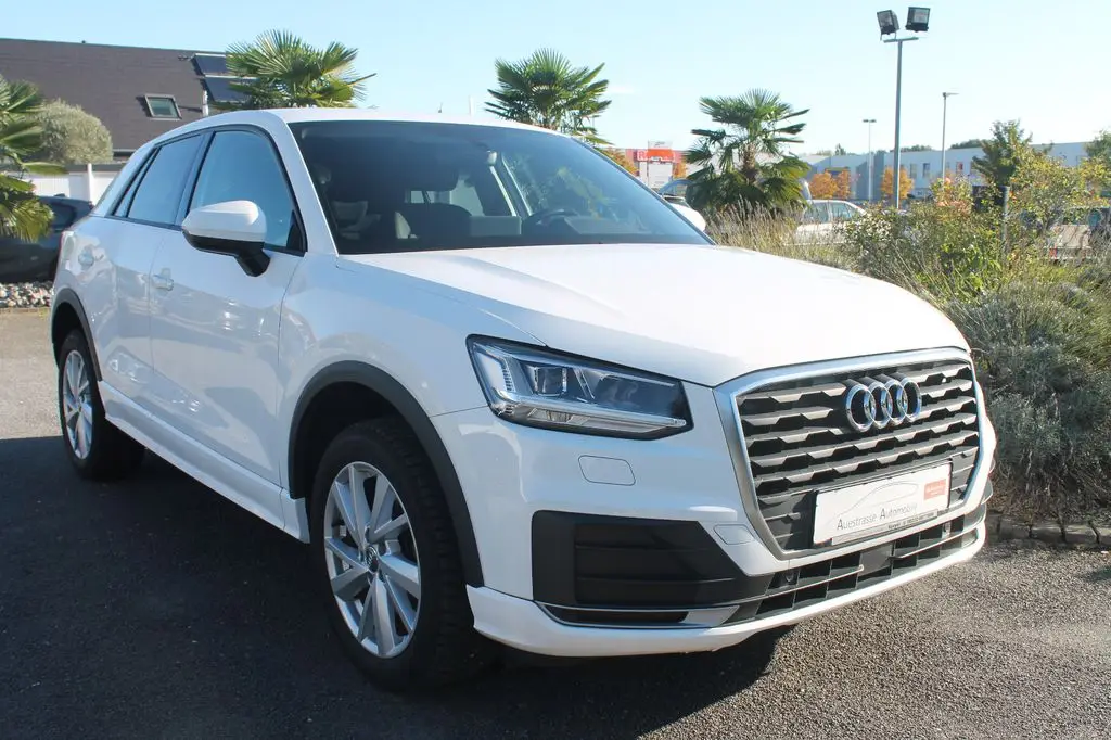 Photo 1 : Audi Q2 2018 Petrol