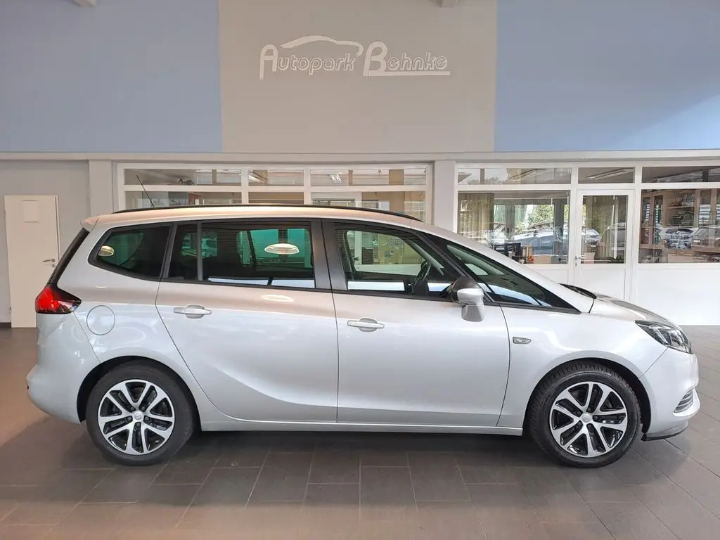 Photo 1 : Opel Zafira 2019 Diesel