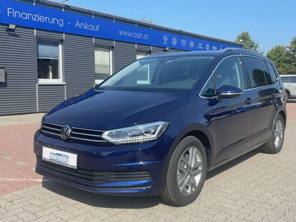 Photo 1 : Volkswagen Touran 2024 Essence