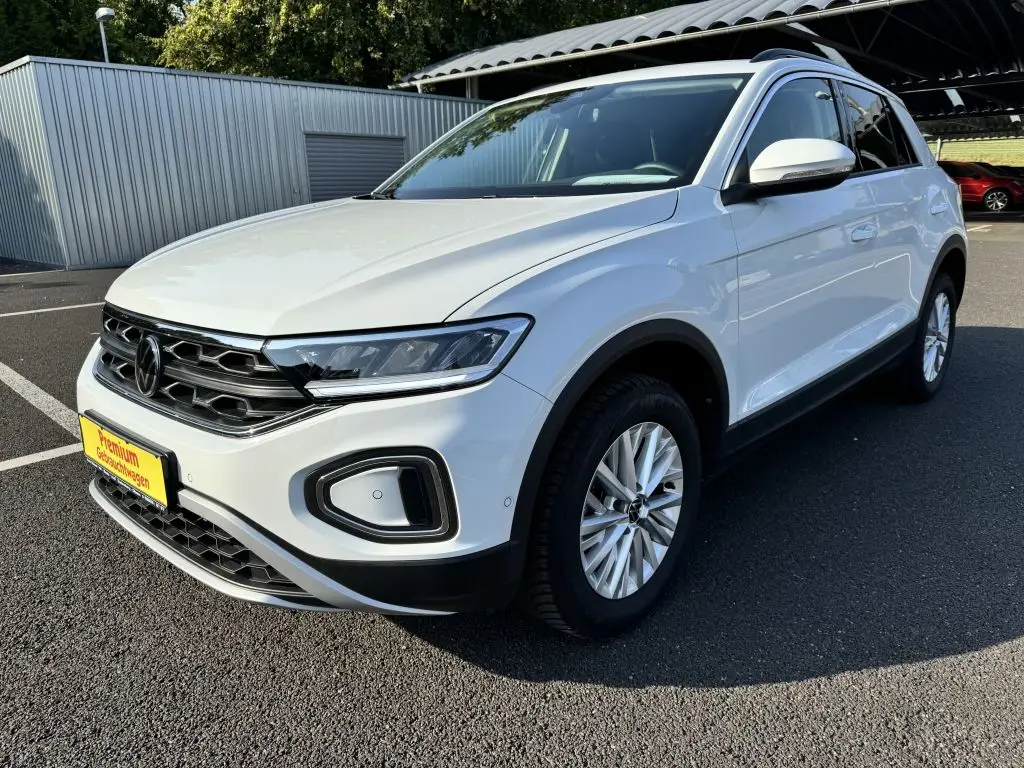 Photo 1 : Volkswagen T-roc 2023 Essence