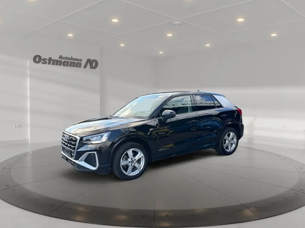 Photo 1 : Audi Q2 2021 Essence