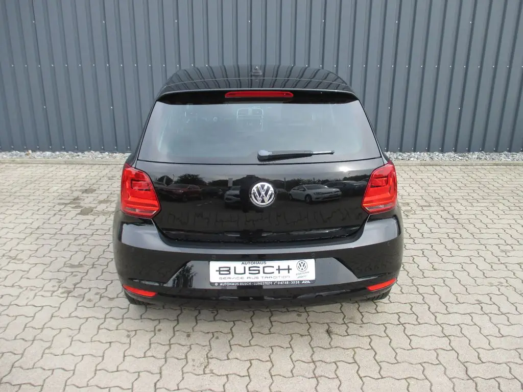 Photo 1 : Volkswagen Polo 2015 Petrol