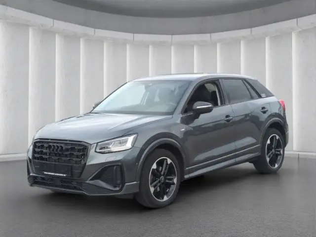 Photo 1 : Audi Q2 2023 Petrol