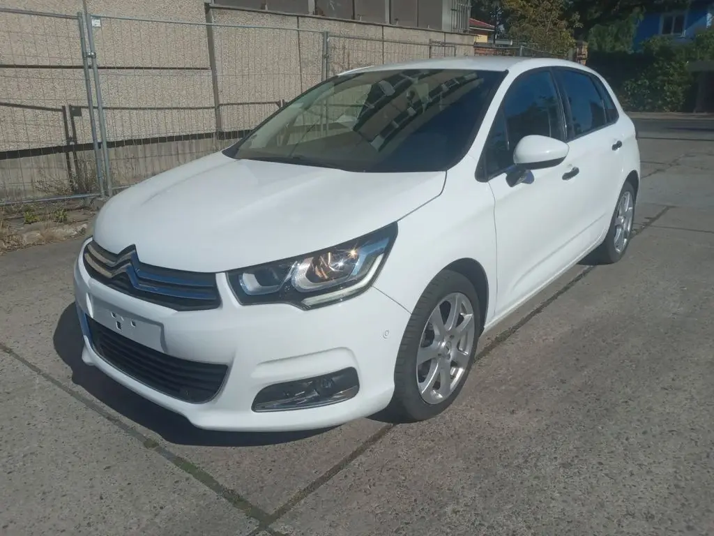 Photo 1 : Citroen C4 2018 Petrol