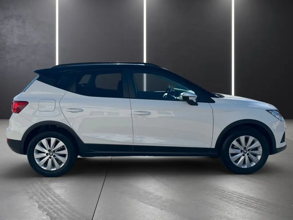 Photo 1 : Seat Arona 2020 Petrol