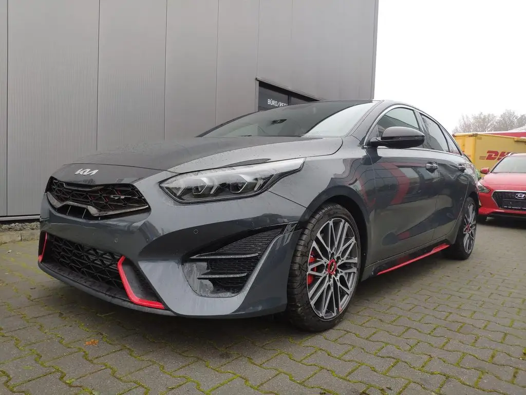 Photo 1 : Kia Proceed 2024 Petrol