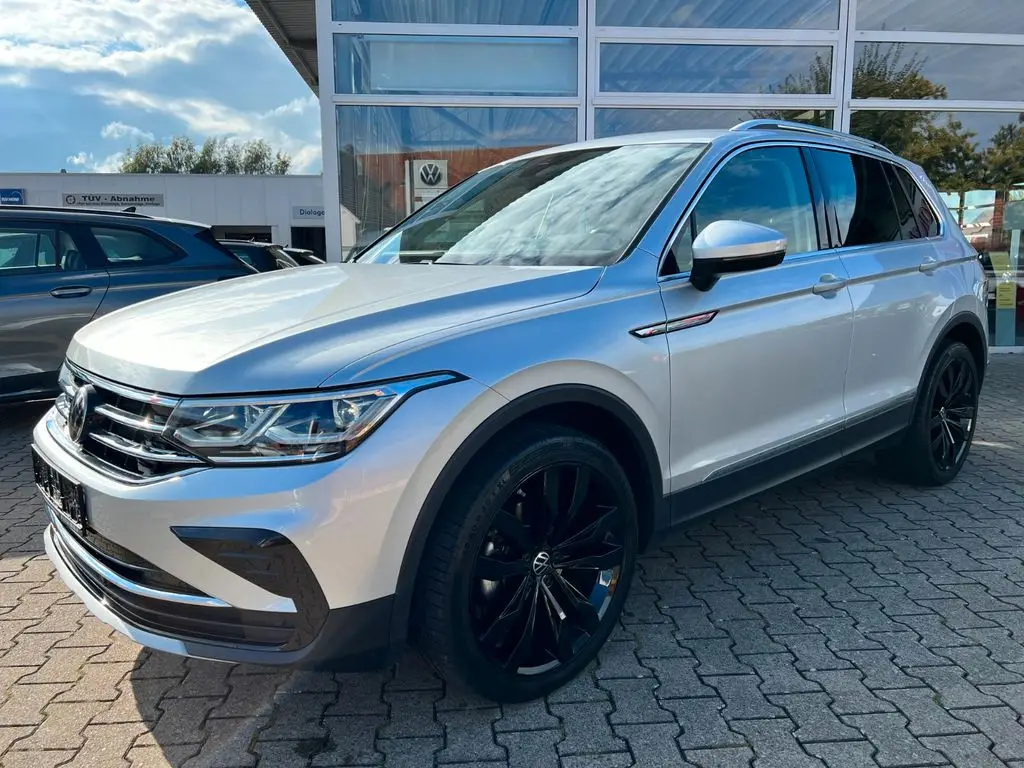 Photo 1 : Volkswagen Tiguan 2020 Petrol