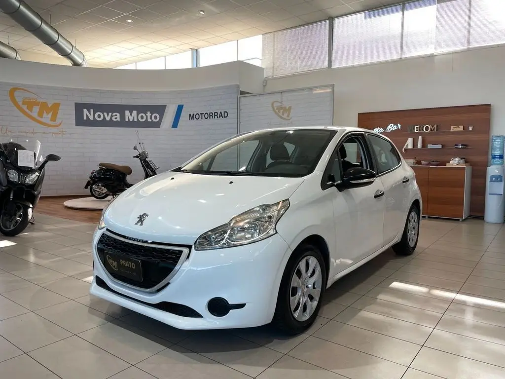 Photo 1 : Peugeot 208 2014 Essence