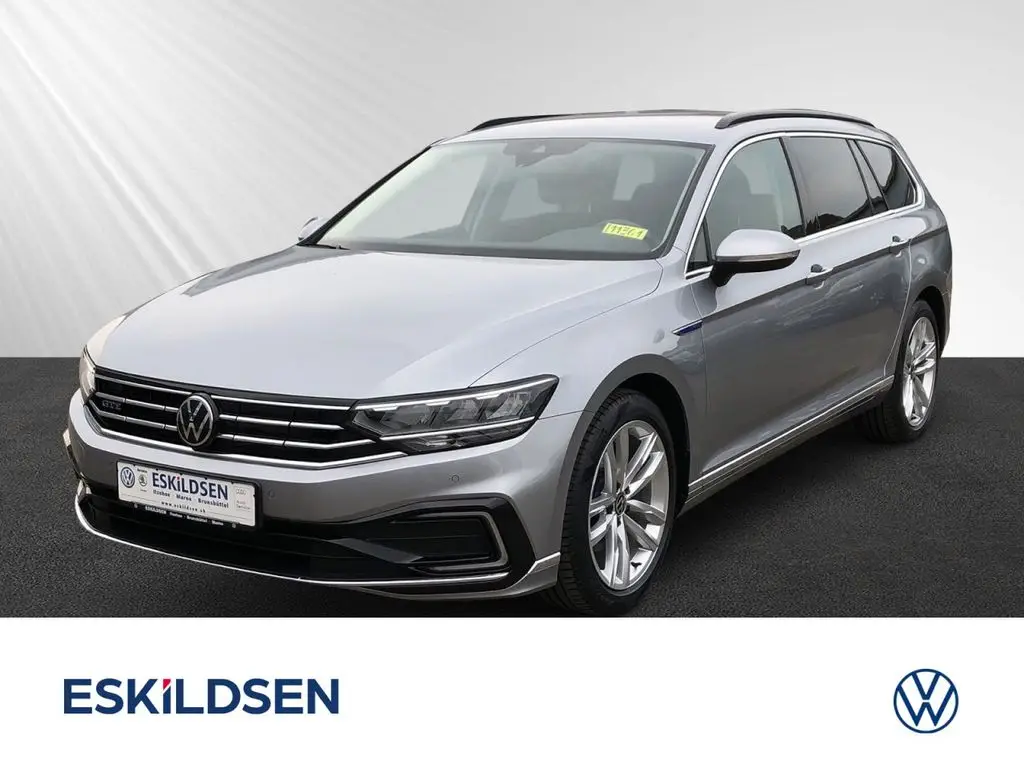 Photo 1 : Volkswagen Passat 2021 Essence