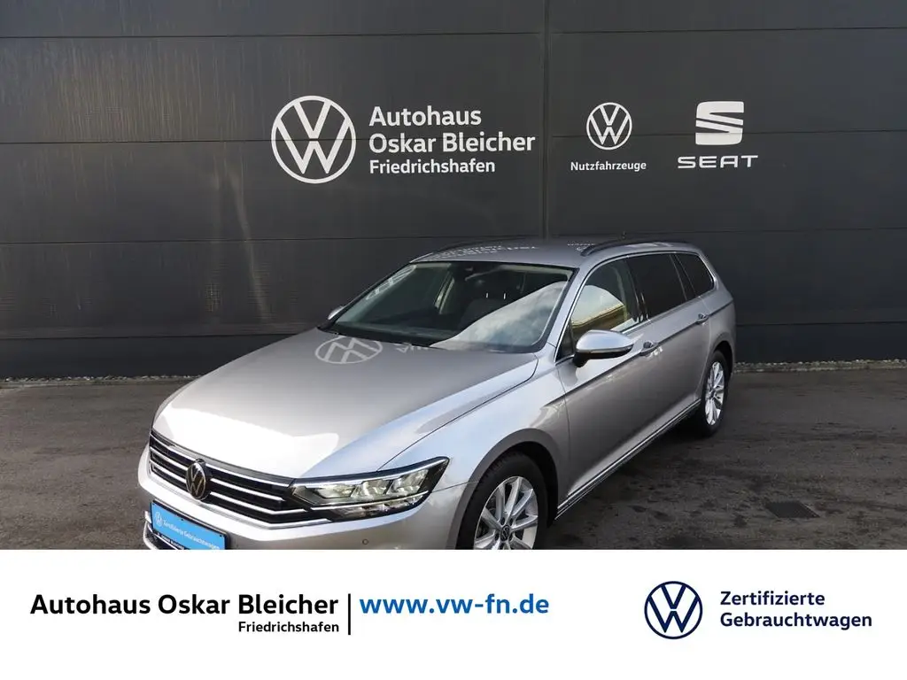 Photo 1 : Volkswagen Passat 2024 Petrol