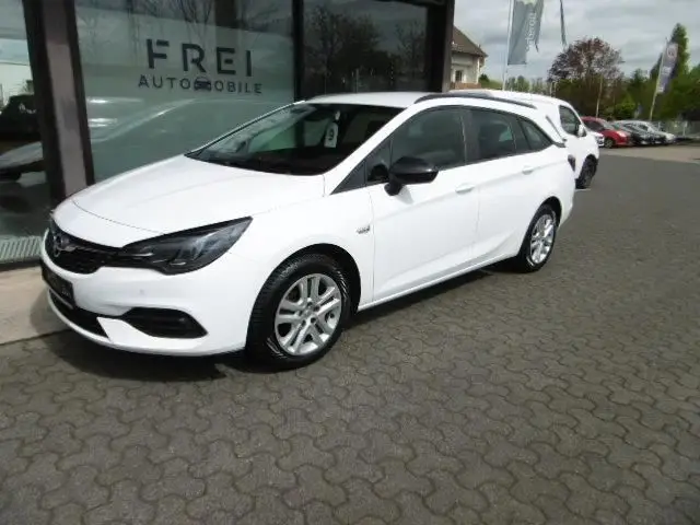 Photo 1 : Opel Astra 2022 Essence