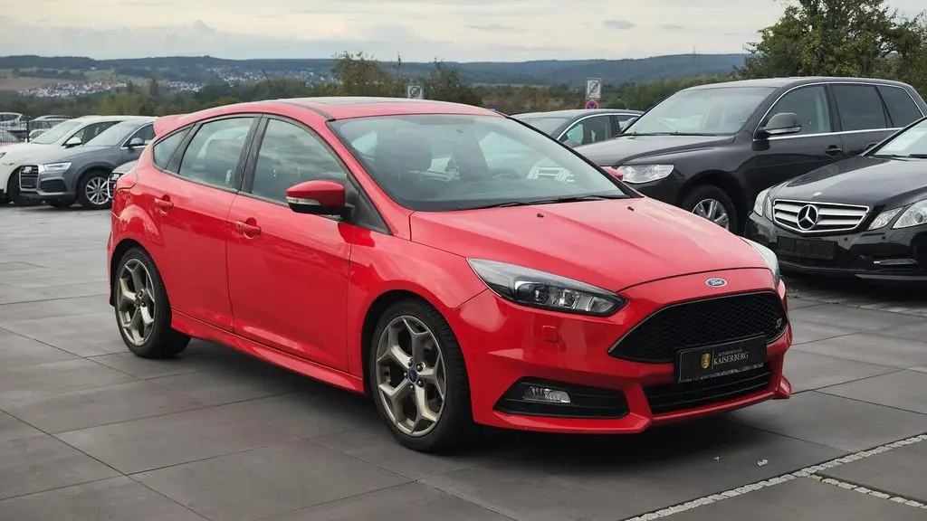 Photo 1 : Ford Focus 2016 Petrol