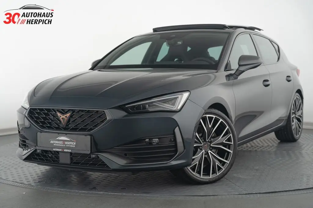 Photo 1 : Cupra Leon 2024 Petrol