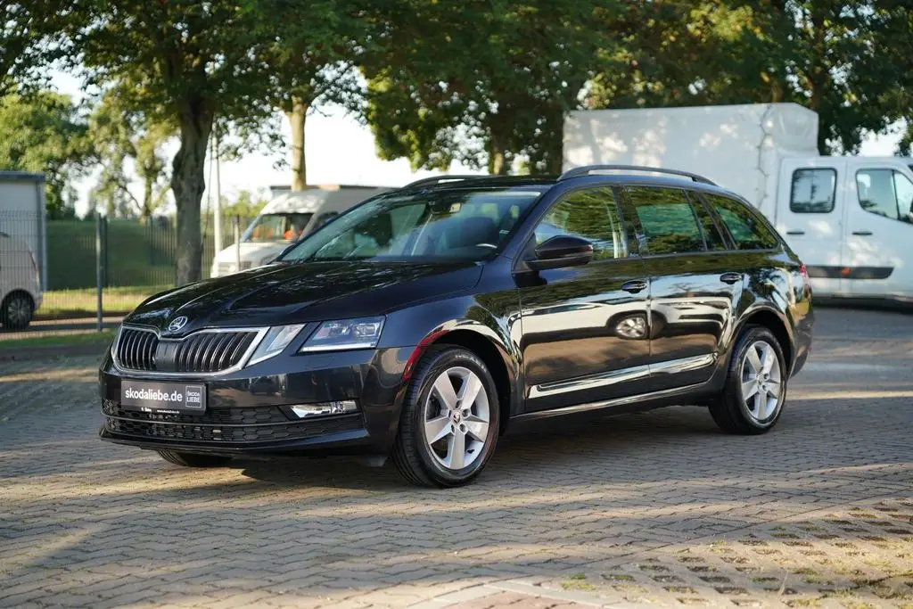 Photo 1 : Skoda Octavia 2018 Petrol