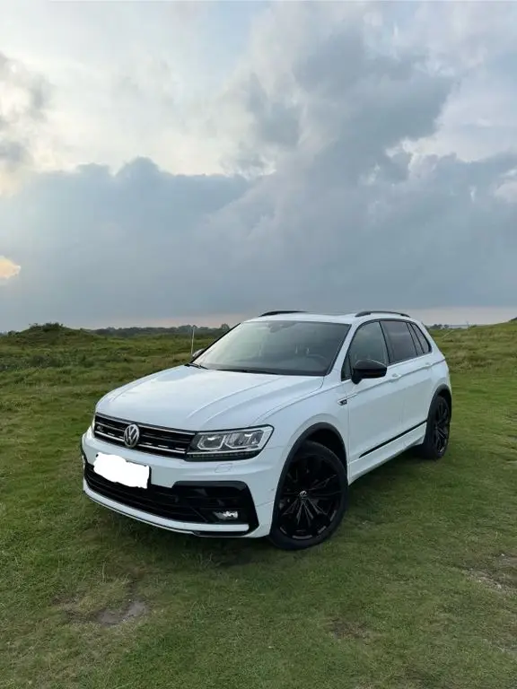 Photo 1 : Volkswagen Tiguan 2020 Essence