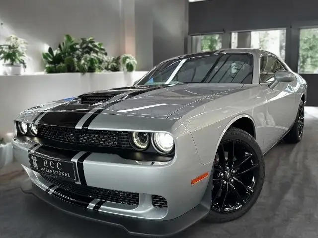 Photo 1 : Dodge Challenger 2021 Petrol