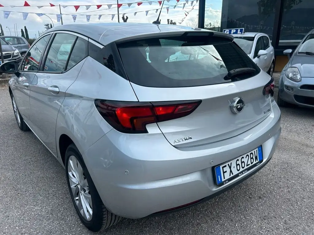 Photo 1 : Opel Astra 2019 Autres