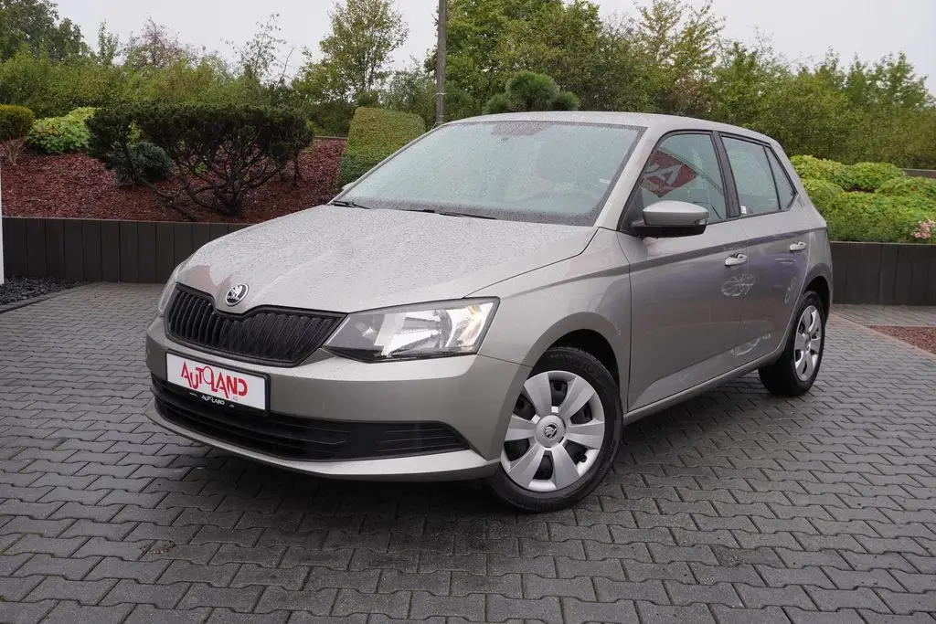 Photo 1 : Skoda Fabia 2015 Essence