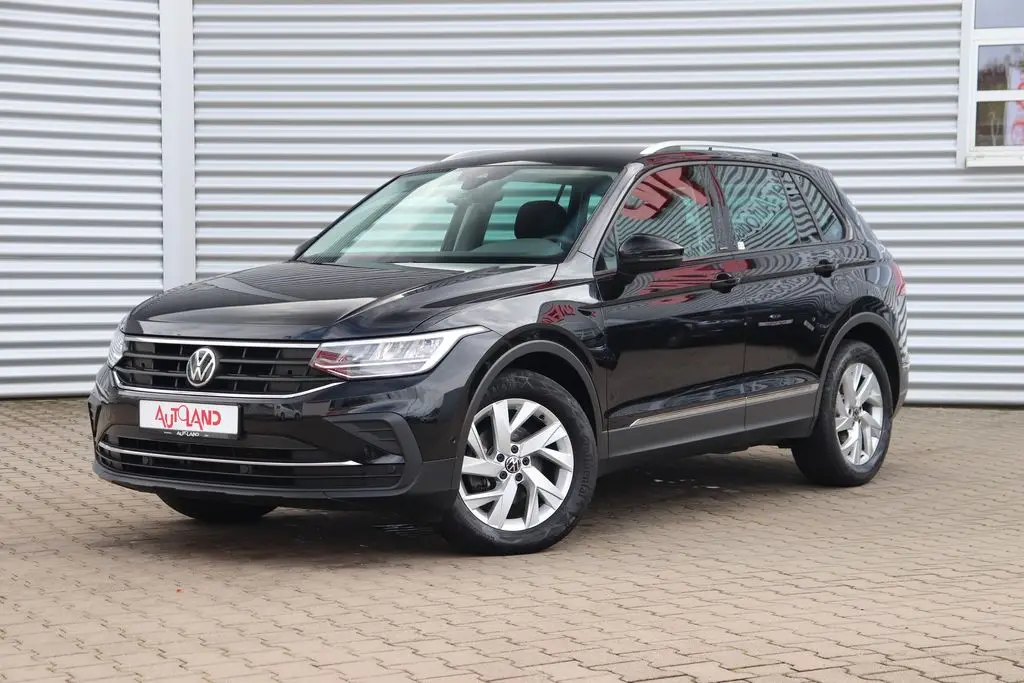 Photo 1 : Volkswagen Tiguan 2020 Essence