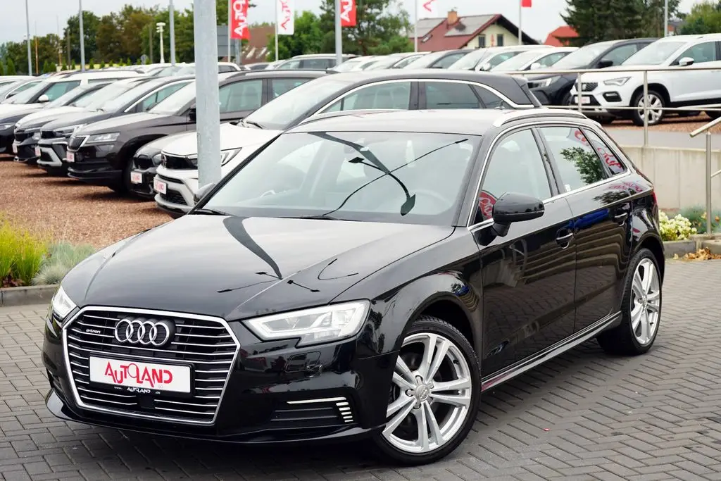 Photo 1 : Audi A3 2020 Hybrid