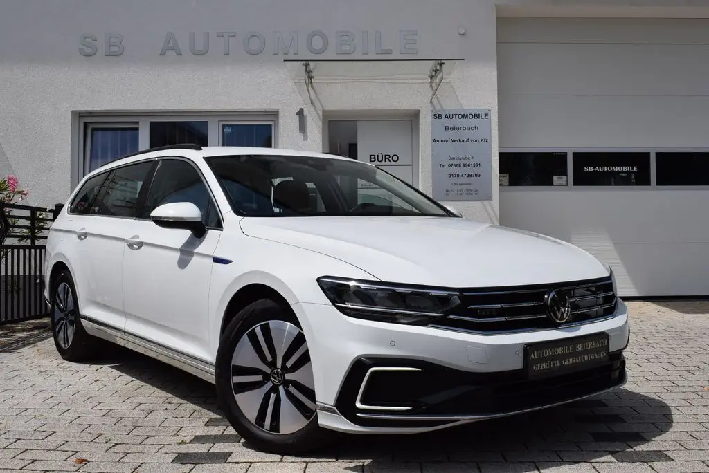 Photo 1 : Volkswagen Passat 2021 Hybrid