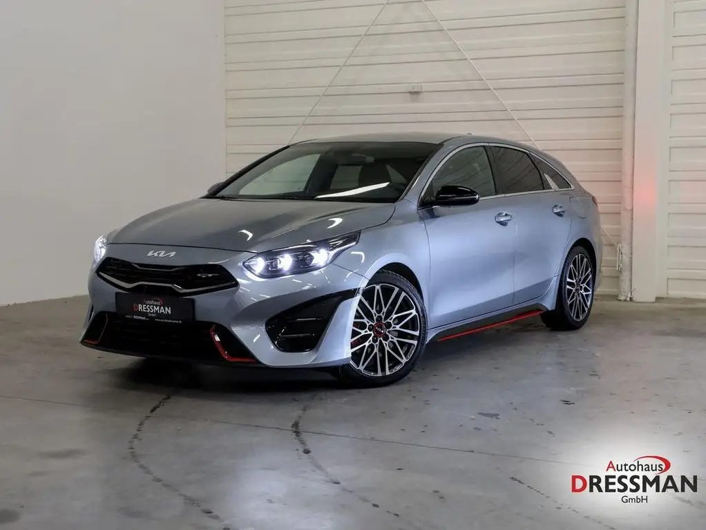 Photo 1 : Kia Proceed 2023 Essence