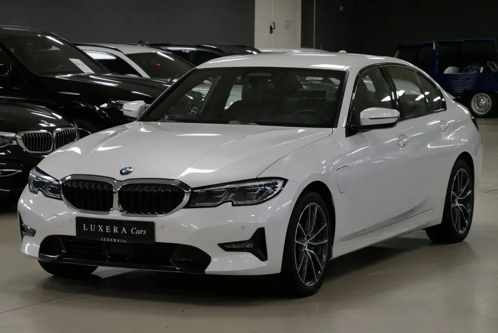 Photo 1 : Bmw Serie 3 2019 Hybride