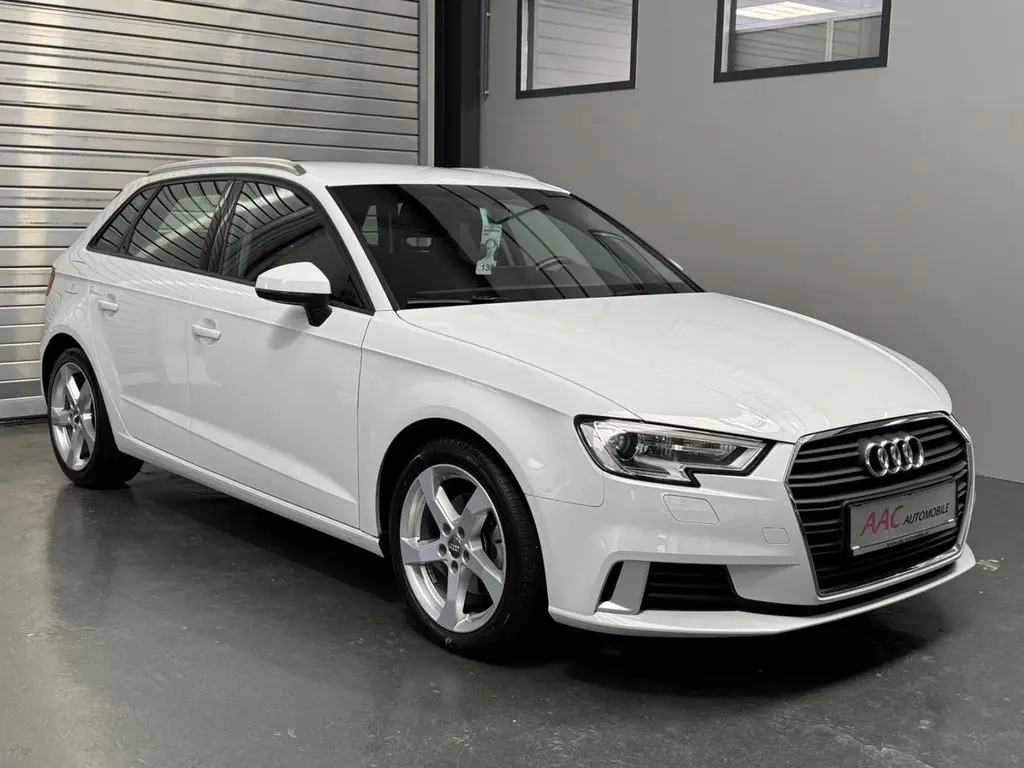 Photo 1 : Audi A3 2020 Petrol