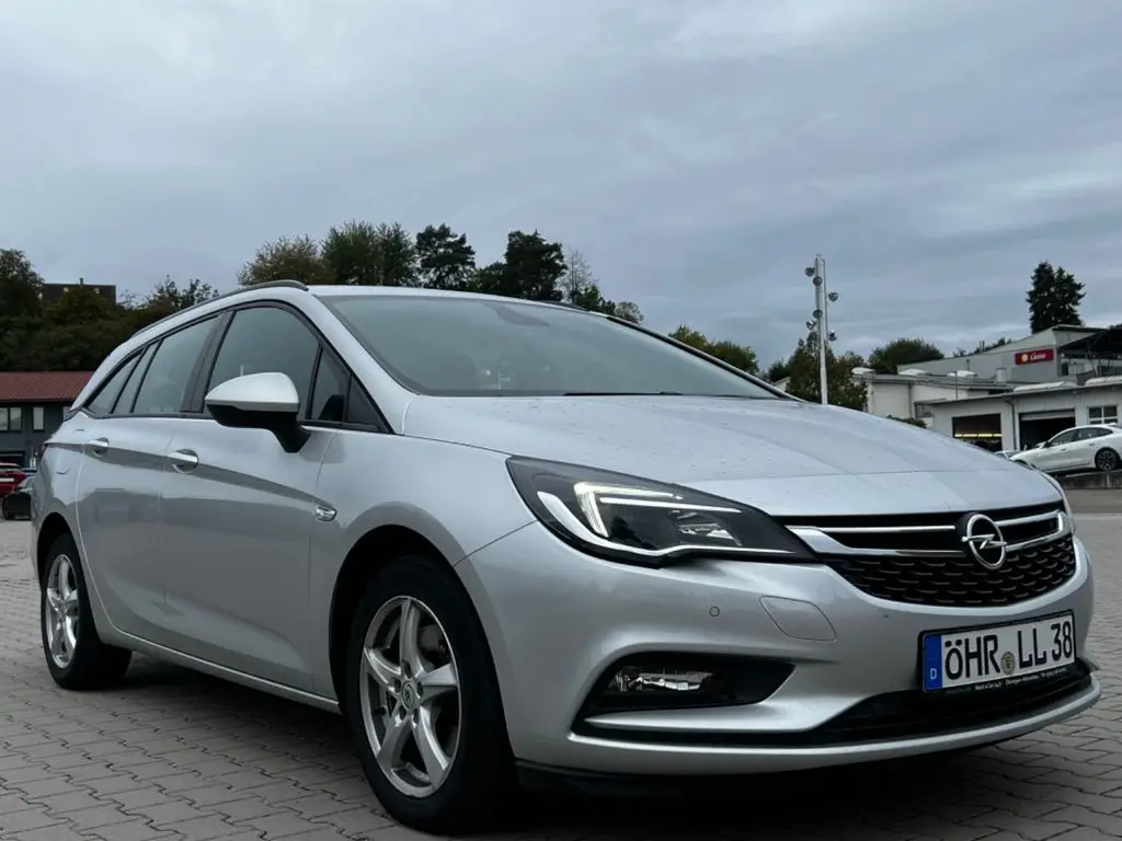 Photo 1 : Opel Astra 2018 Diesel