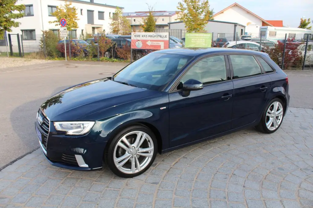 Photo 1 : Audi A3 2017 Petrol