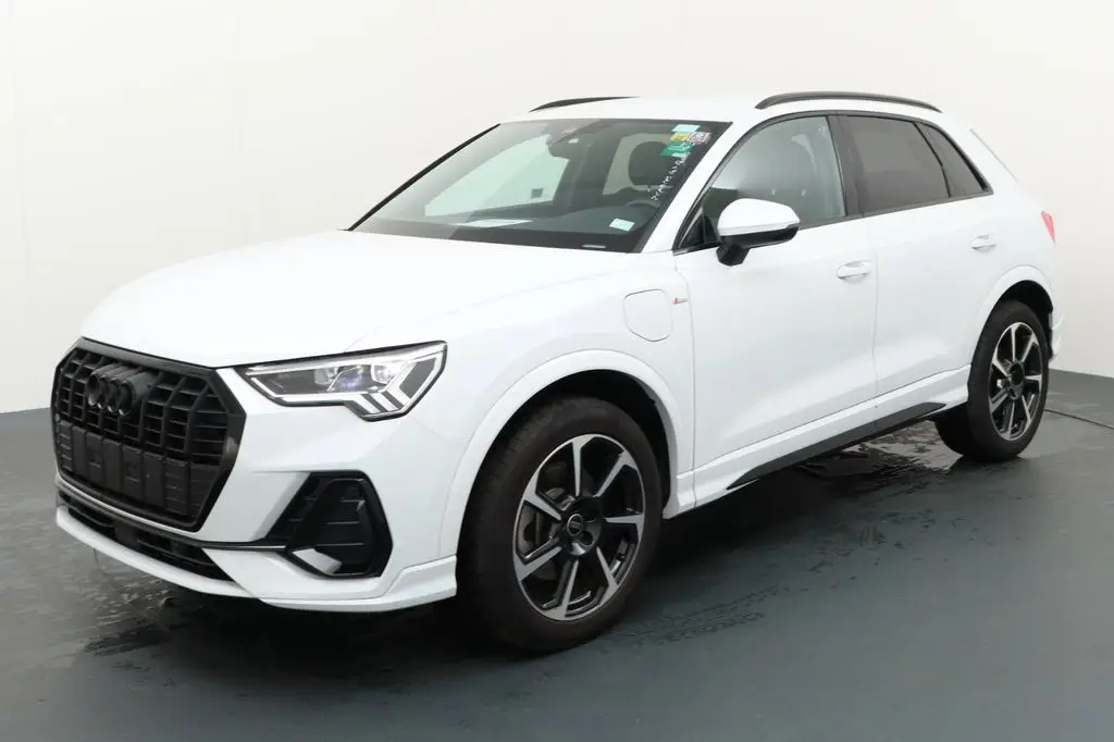 Photo 1 : Audi Q3 2023 Hybrid