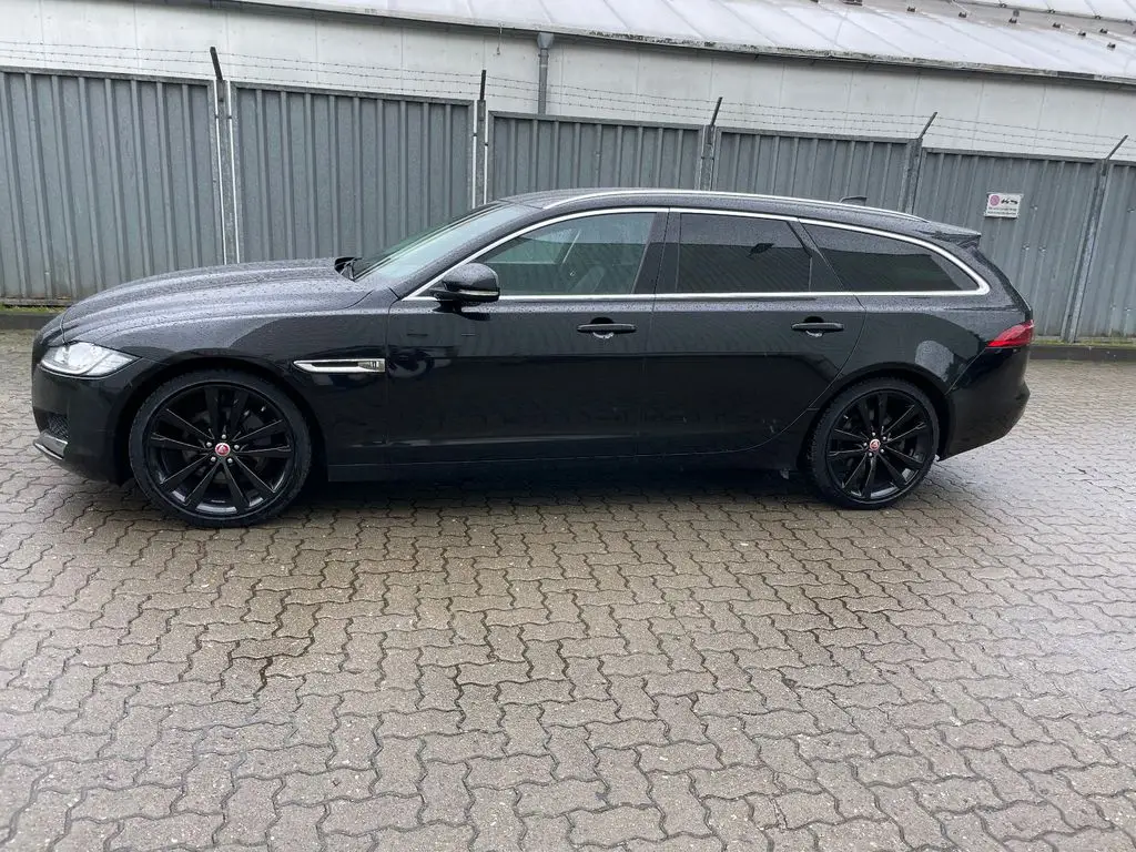 Photo 1 : Jaguar Xe 2018 Diesel