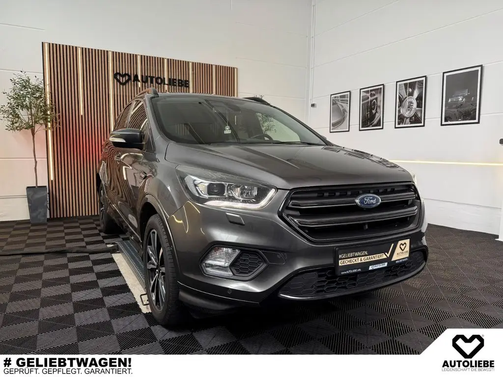 Photo 1 : Ford Kuga 2018 Essence