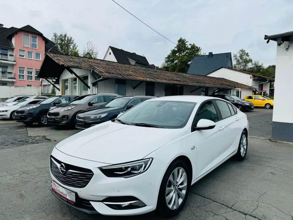 Photo 1 : Opel Insignia 2018 Essence